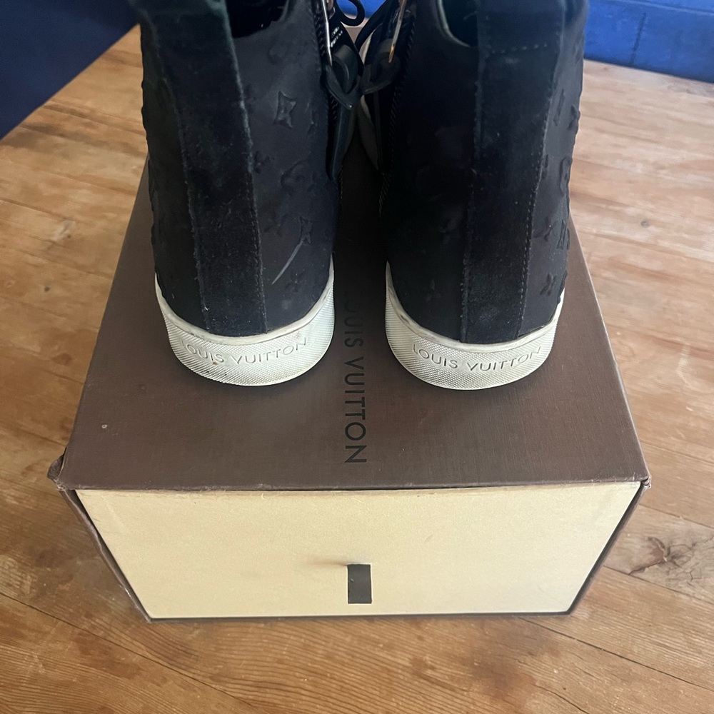Louis Vuitton Black High-Top Sneakers - Picture 4 of 4